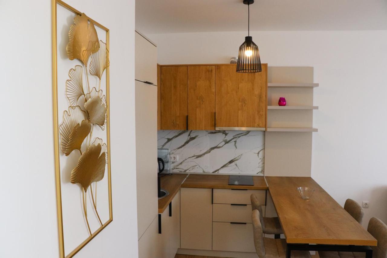 Eagles Apartments & Suites อุลซิน ภายนอก รูปภาพ